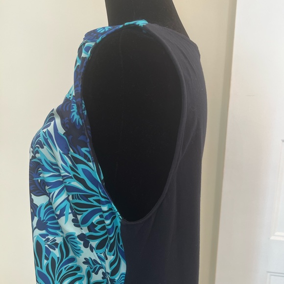 Ann Taylor sleeveless top - Picture 2 of 5